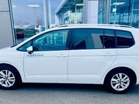 Używany VW Touran Move 150 KM (110 kW) 2024 Biały Minivan