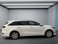 Gebraucht Kia Ceed 120 PS (88 kW) 2023 Weiß Kleinwagen