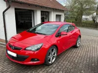 Gebraucht Opel Astra GTC Active 165 PS (121 kW) 2013 Rot Limousine