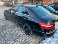 Gebraucht Mercedes E200 Avantgarde 184 PS (135 kW) 2011 Schwarz Limousine