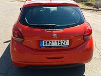 Gebraucht Peugeot 208 Allure 110 PS (80 kW) 2015 Rot Kleinwagen