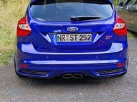Gebraucht Ford Focus Sport 250 PS (183 kW) 2014 Blau Limousine