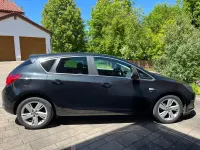 Gebraucht Opel Astra Energy 120 PS (88 kW) 2014 Schwarz Limousine
