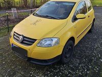 Gebraucht VW Fox 54 PS (39 kW) 2007 Gelb Kleinwagen