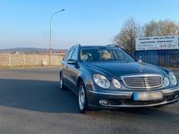 Gebraucht Mercedes E220 150 PS (110 kW) 2005 Grau Kombi