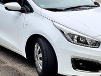 Gebraucht Kia Ceed 136 PS (100 kW) 2018 Weiß Kleinwagen