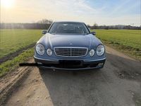 Gebraucht Mercedes E200 Elegance 163 PS (119 kW) 2003 Blau Limousine