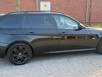 Gebraucht BMW 318 143 PS (105 kW) 2010 Schwarz Kombi