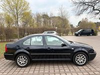 Second-hand VW Bora 105 CP (77 kW) 2003 Negru Berlinǎ