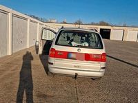 Second-hand VW Sharan 116 CP (85 kW) 2002 Gri Monovolum