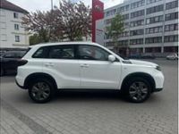 Neu Suzuki Vitara Club 129 PS (94 kW) 2025 Weiß (superior white) SUV