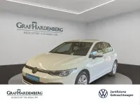 Gebraucht VW Golf VIII Life 131 PS (96 kW) 2024 Weiß Limousine