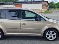 Gebraucht VW Touran Style 105 PS (77 kW) 2012 Gold Van / Kleinbus