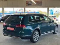 Gebraucht VW Golf Alltrack 184 PS (135 kW) 2018 Pfauengruen Kombi