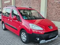 Gebraucht Peugeot Partner Tepee Tendance 90 PS (66 kW) 2010 Rot Van / Kleinbus