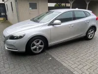 Gebraucht Volvo V40 122 PS (89 kW) 2016 Silber Limousine
