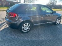 Gebraucht Audi A3 105 PS (77 kW) 2011 Braun Kleinwagen