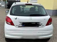Gebraucht Peugeot 207 Forever 73 PS (53 kW) 2012 Weiß Limousine