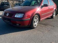 Usado VW Bora 101 HP (74 kW) 2000 Vermelho Sedan