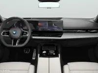 Gebraucht BMW 550e M Sport 313 PS (230 kW) 2025 Schwarz Limousine
