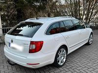Gebraucht Skoda Superb 170 PS (125 kW) 2010 Weiß Kombi