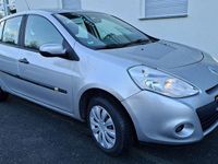 Second-hand Renault Clio III Expression 75 CP (55 kW) 2009 Argintiu Berlinǎ