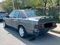 Second-hand Mercedes 190 1982 Gri Berlinǎ