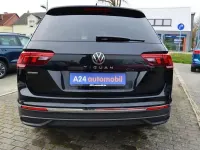 Gebraucht VW Tiguan Allspace Life 150 PS (110 kW) 2022 Deep black perleffekt (metallic) SUV