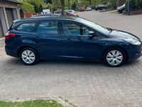 Usado Ford Focus Trend 116 HP (85 kW) 2014 Azul Sedan