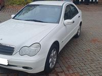 Gebraucht Mercedes C200 163 PS (119 kW) 2001 Weiß Limousine