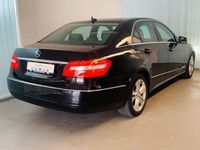 Gebraucht Mercedes E220 170 PS (125 kW) 2011 Schwarz Limousine