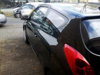 Gebraucht Hyundai i20 85 PS (62 kW) 2013 Schwarz Kleinwagen