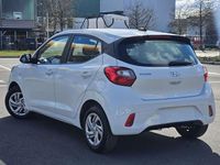 Gebraucht Hyundai i10 Select 67 PS (49 kW) 2023 Atlas white / sol Kleinwagen