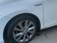 Gebraucht Toyota Auris Hybrid 98 PS (72 kW) 2018 Weiß Kombi