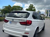 gebraucht BMW X5 M50 M50d Perlmutweiß