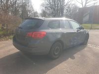 Gebraucht Opel Astra Edition 125 PS (91 kW) 2011 Grau Kombi