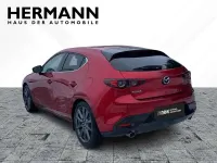 Używany Mazda 3 Selection 150 KM (110 kW) 2021 Czerwony Sedan/Limuzyna