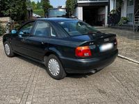 Second-hand Audi A4 125 CP (91 kW) 1994 Verde Berlinǎ