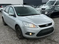 Gebraucht Ford Focus 109 PS (80 kW) 2010 Silber Limousine