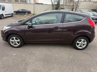 Gebraucht Ford Fiesta Titanium 82 PS (60 kW) 2009 Rot Kleinwagen