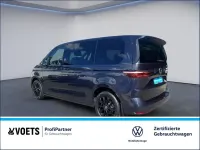 Gebraucht VW Multivan Life 150 PS (110 kW) 2024 Blau Van / Kleinbus