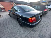 Second-hand Audi A4 125 CP (91 kW) 1994 Negru Berlinǎ