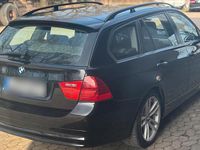 Gebraucht BMW 320 170 PS (125 kW) 2009 Schwarz Kombi