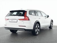 Gebraucht Volvo V60 CC Plus 197 PS (144 kW) 2023 Weiß Kombi