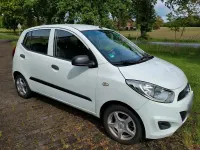 Gebraucht Hyundai i10 69 PS (50 kW) 2013 Weiß Kleinwagen