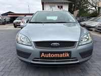 Gebraucht Ford Focus Trend 101 PS (74 kW) 2005 Silber Limousine
