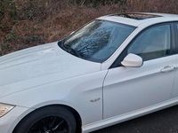 Gebraucht BMW 320 170 PS (125 kW) 2009 Weiß Limousine