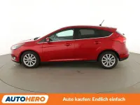 Gebraucht Ford Focus Titanium 125 PS (91 kW) 2017 Rot Limousine