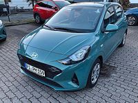 Gebraucht Hyundai i10 63 PS (46 kW) 2025 Mangrove green metallic Kleinwagen