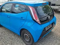 Second-hand Toyota Aygo X-play 69 CP (50 kW) 2017 Albastru Hatchback